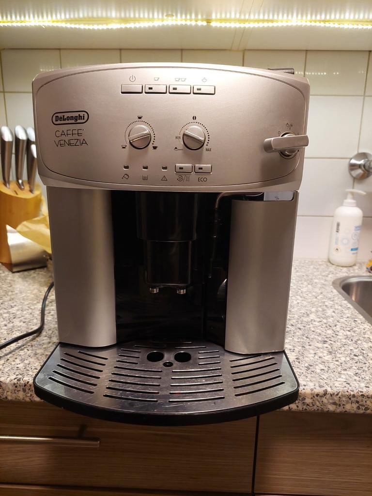 DeLonghi Caffe Venezia volautomatische espressomachine, Ophalen, Gebruikt, Espresso apparaat, Koffiebonen
