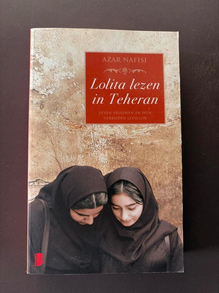 Lolita lezen in Teheran - Azar Nafisi, Boeken, Romans, Gelezen, Nederland, Ophalen of Verzenden
