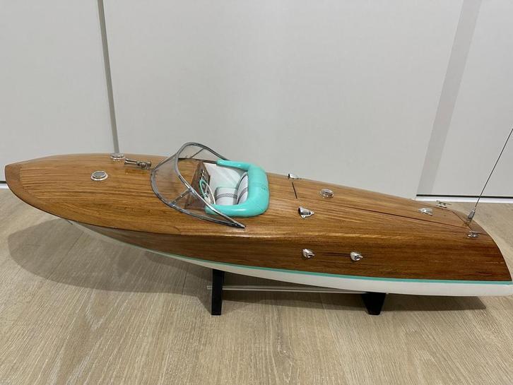Houten modelboot type Riva Ariston zie omschrijving, Hobby en Vrije tijd, Modelbouw | Boten en Schepen, Zo goed als nieuw, Ophalen