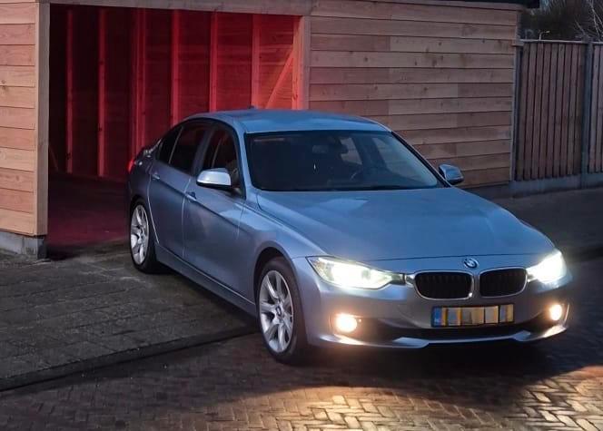 BMW 3-Serie | 328i | 2014, Auto's, BMW, Particulier, 3-Serie, Benzine, C, Sedan, Handgeschakeld, Geïmporteerd, Blauw, Zwart, Achterwielaandrijving