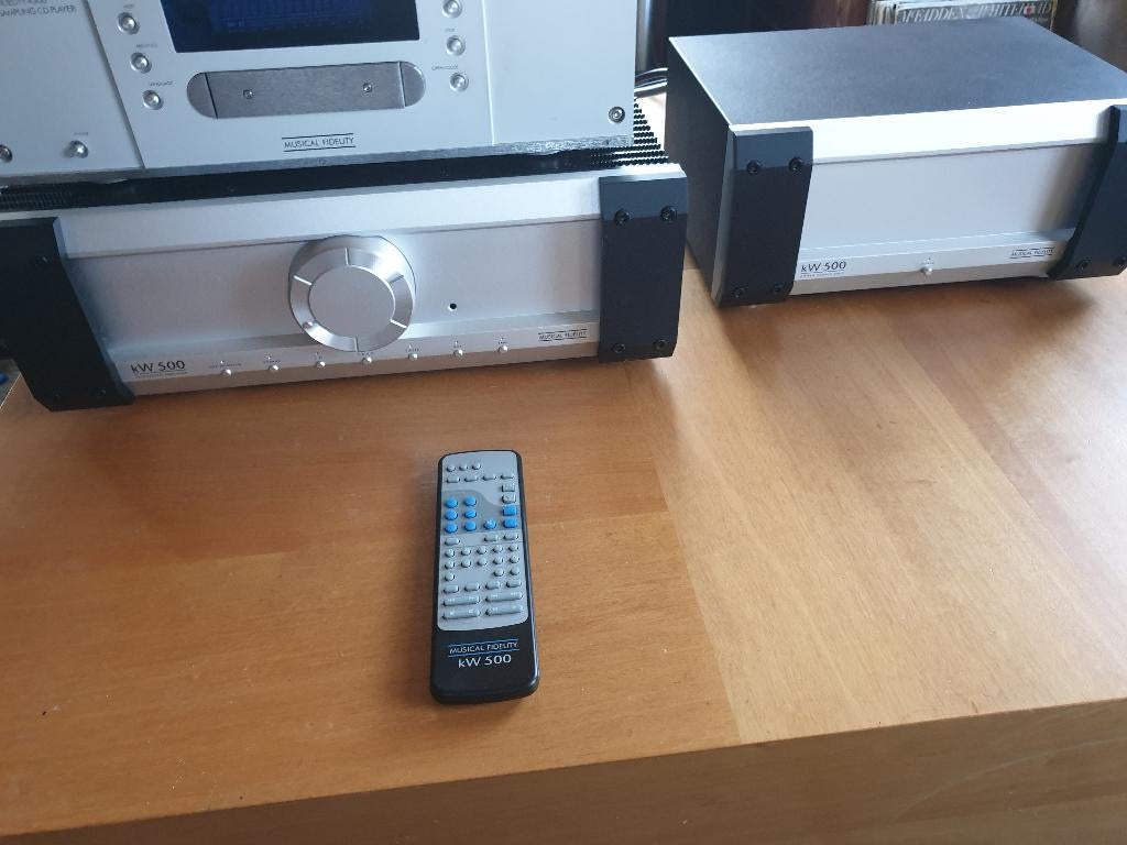 Musical fidelity KW500 versterker, Audio, Tv en Foto, Versterkers en Receivers, Zo goed als nieuw, 120 watt of meer, Overige merken