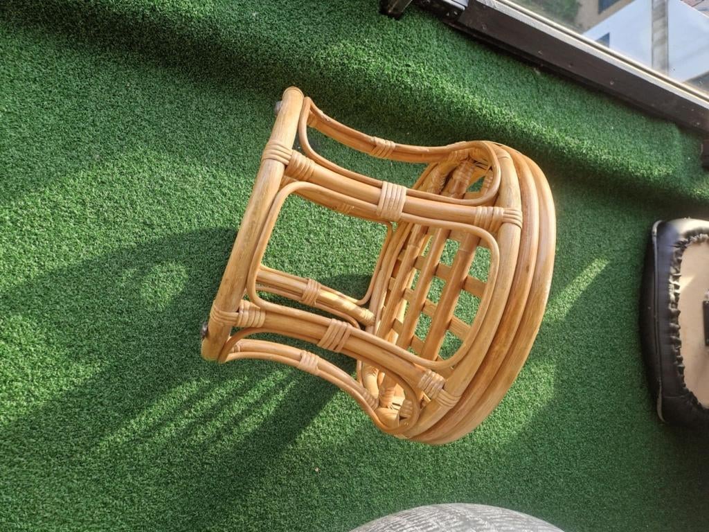 BIJZET TAFELTJE  STEVIG VAN BAMBOE OF ALS POEF, Huis en Inrichting, Tafels | Bijzettafels, Minder dan 55 cm, Rond, Zo goed als nieuw