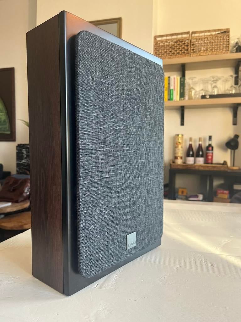 Nieuw: Dali Oberon Wall on speaker | Dark oak, Audio, Tv en Foto, Luidsprekers, Zo goed als nieuw, Minder dan 60 watt, Front, Rear of Stereo speakers
