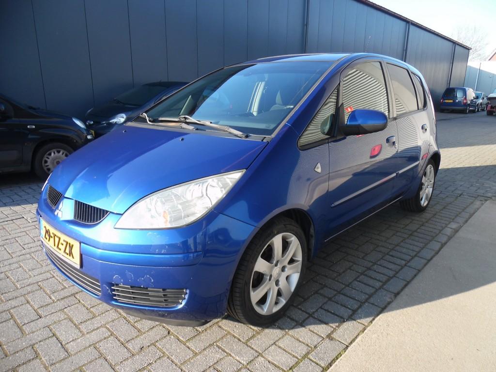 Mitsubishi COLT 1.5 D'AZUR, Voorwielaandrijving, 970 kg, 40 €/maand, 4 cilinders