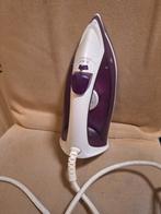 Strijkijzer met snoer - Paars/Wit - Goede staat, Ophalen of Verzenden, Gebruikt, Strijkijzer met snoer