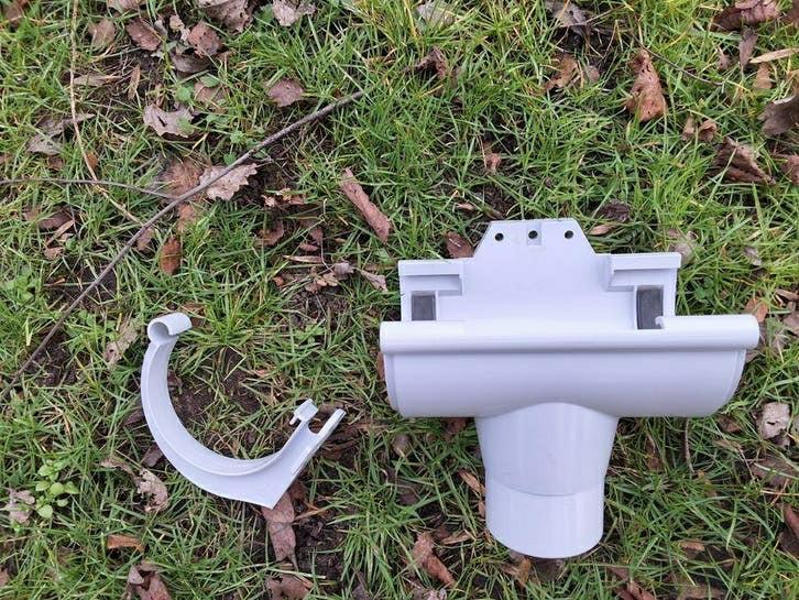 Nieuw Nicoll mastgoot gootuitloop klem 115 X 80mm

+ beugel, Ophalen, Afvoer, Nieuw, Minder dan 2 meter