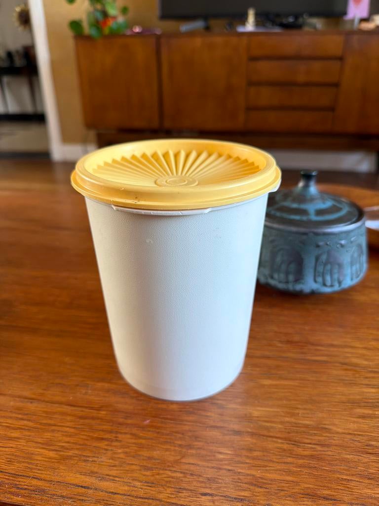 Vintage Tupperware Servalier voorraadbus met sterdeksel, Ophalen of Verzenden, Gebruikt, Geel, Bus of Trommel