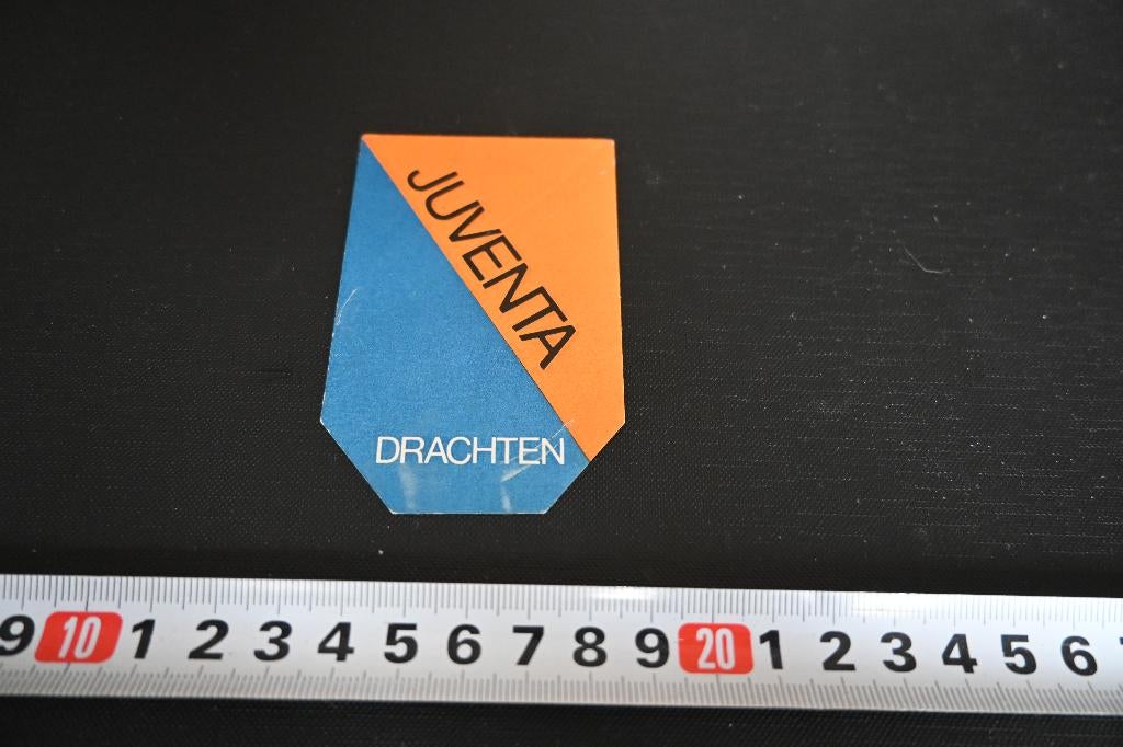 sticker Drachten JUVENTA, Ophalen, Zo goed als nieuw