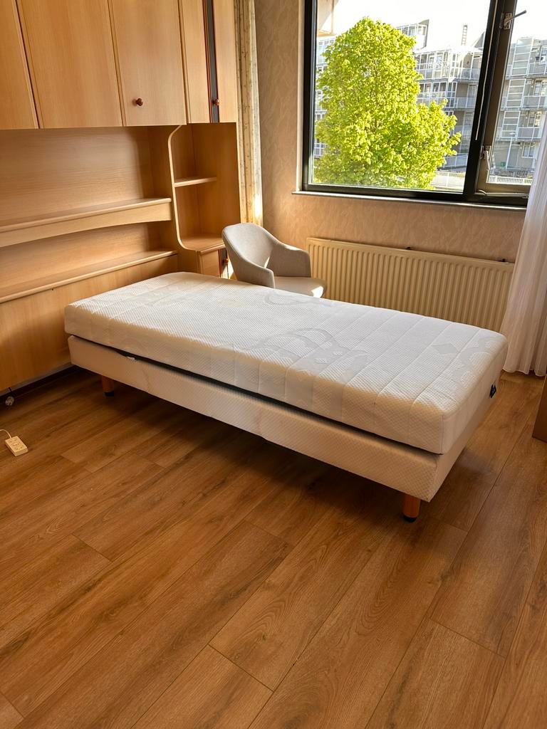Bed elektrisch verstelbaar incl super luxe matras. Wasbaar, Ophalen, Zo goed als nieuw, Eenpersoons