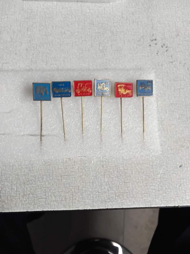 6x verschillende metalen auto speldjes., Verzamelen, Ophalen of Verzenden, Gebruikt, Transport