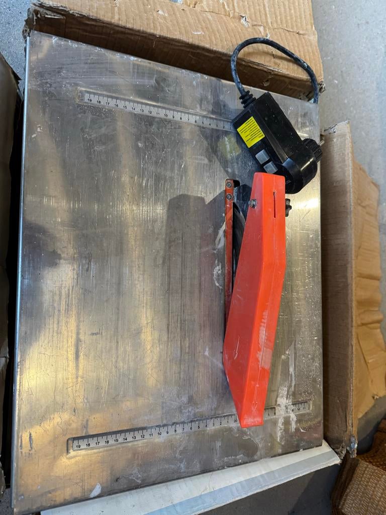 Einhell Tegelzaag NTC 900W - Gebruikt, Doe-het-zelf en Verbouw, Ophalen, Gebruikt, Overige typen, 600 tot 1200 watt