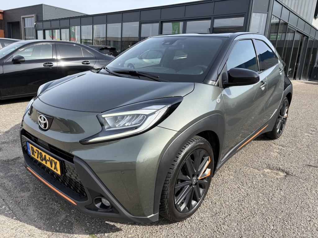 Toyota Aygo X 1.0 VVT-i MT Limited (bj 2022), Auto's, Toyota, 12 maanden, Gebruikt, 4 stoelen, Leder en Stof