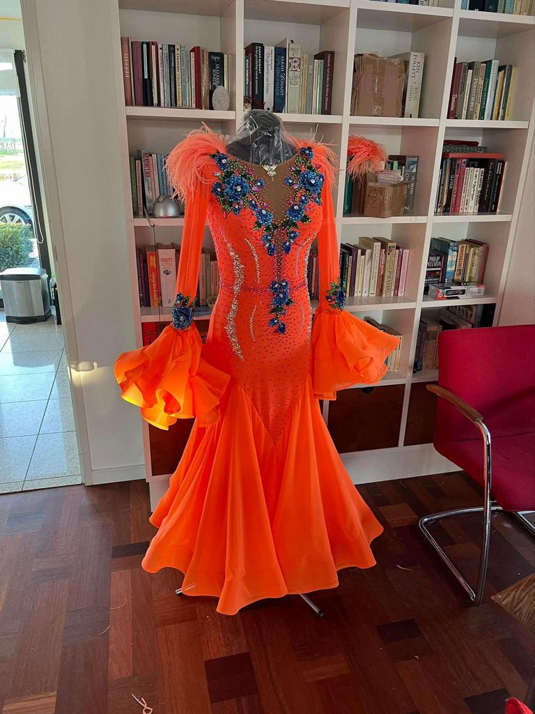 Ballroom dress, Sport en Fitness, Dansen, Zo goed als nieuw, Overige typen, Ophalen of Verzenden