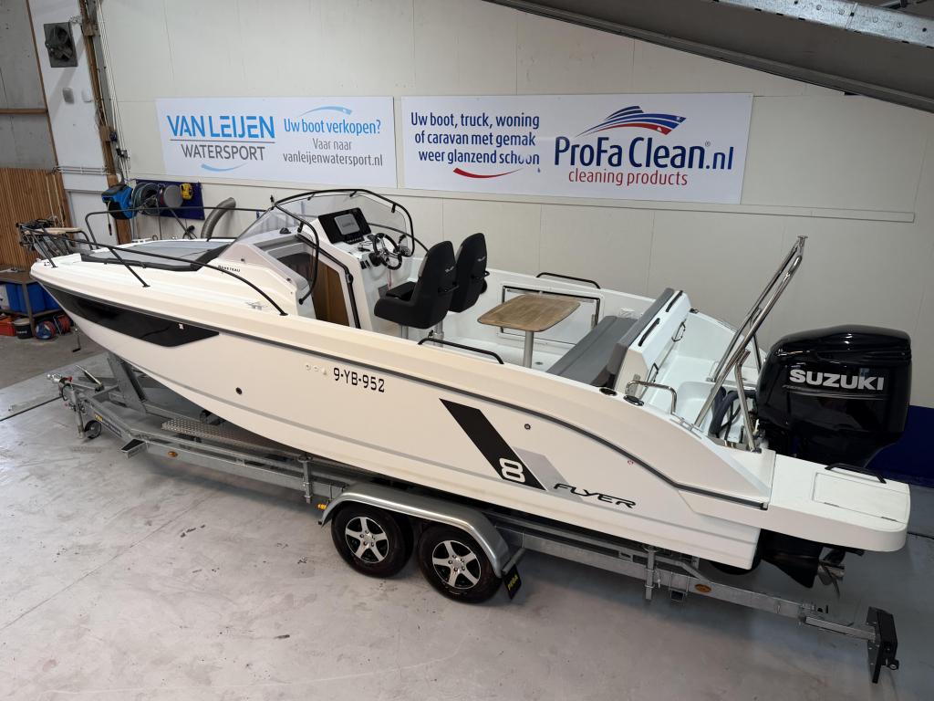 Beneteau Flyer 8 SUNdeck Suzuki 300PK BJ2020 100 UUR!! ZGAN!, Watersport en Boten, Zo goed als nieuw, Polyester, Benzine, 6 meter of meer