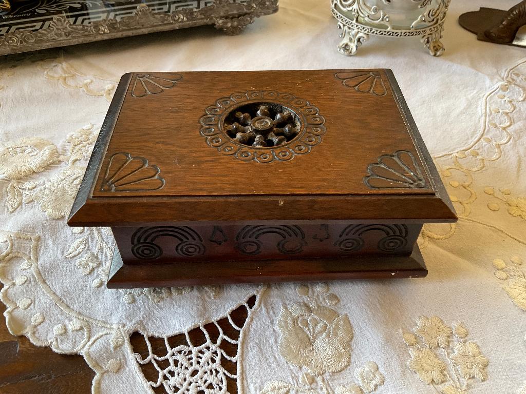 Frans bewerkt houten kistje / juwelenkistje, Antiek en Kunst, Ophalen of Verzenden