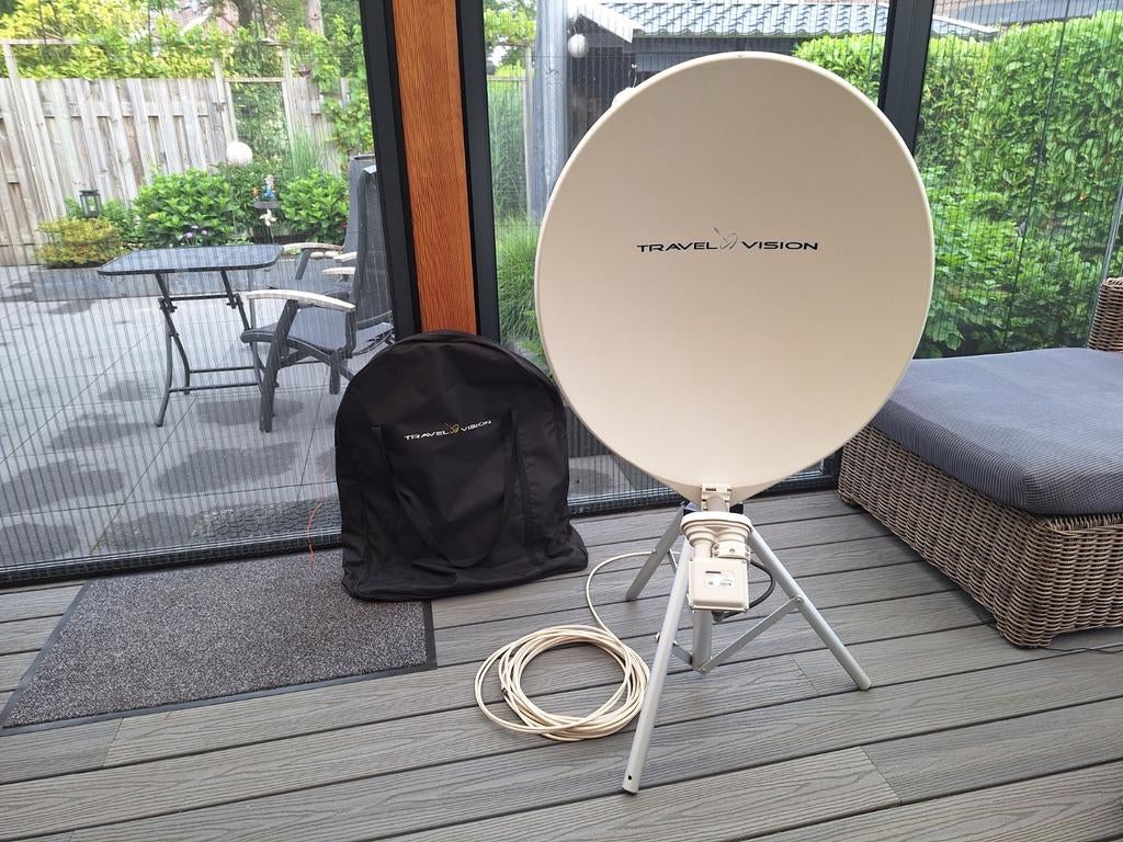 Travel Vision schotelantenne, automatisch uitrichtend, Ophalen of Verzenden, Zo goed als nieuw, (Schotel)antenne, Overige merken