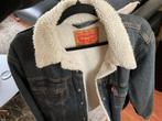 Spijkerjas Levi’s Sherpa trucker NIGHT SHADOWS - maat M, Ophalen, Zo goed als nieuw, Levi’s, Maat 48/50 (M)
