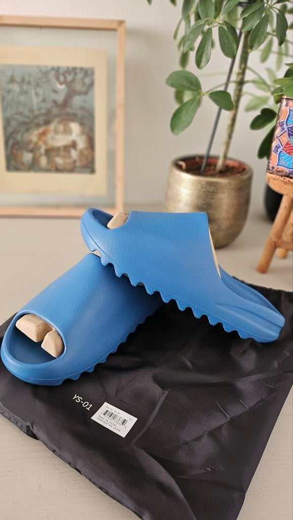 Yeezy Slides slippers YS-01 US10 (EU43,5) blauw, Kleding | Heren, Schoenen, Slippers, Blauw, Nieuw, Ophalen of Verzenden