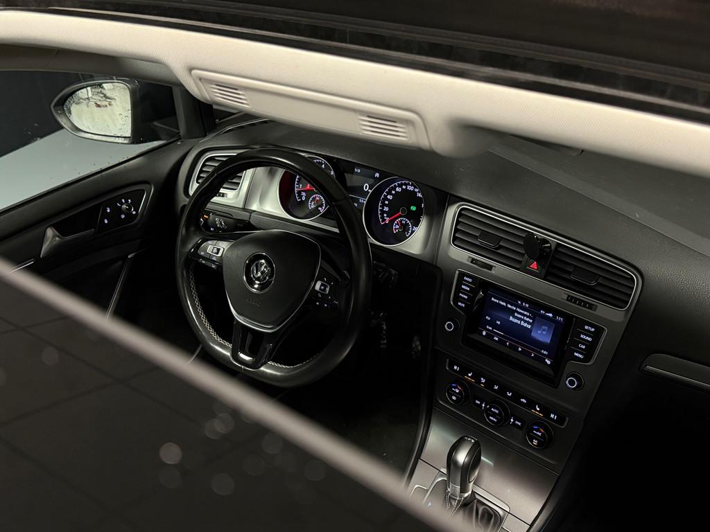 Volkswagen Golf 1.2 TSI Lounge Edition AUTOMAAT/PANORAMADAK/, Auto's, Stof, Gebruikt, 4 cilinders, Blauw