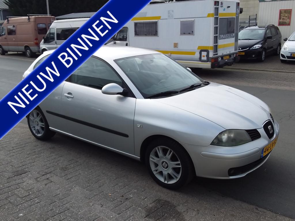 SEAT Ibiza 1.4-16V Signo (bj 2003, automaat), Auto's, Seat, Stof, Zwart, 4 cilinders, Ibiza