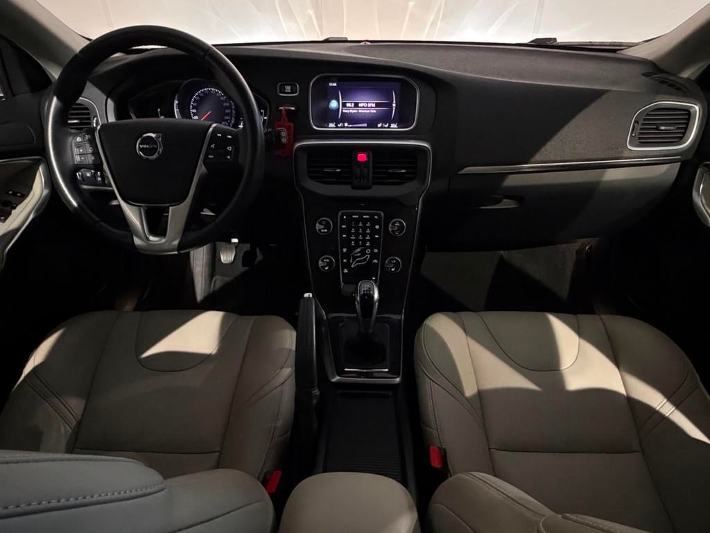 Volvo V40 2.0 T2 Nordic /Clima/Cruise/PDC/LED/Leer/NAVI/Stoe, Auto's, Voorwielaandrijving, Gebruikt, 4 cilinders, Bedrijf
