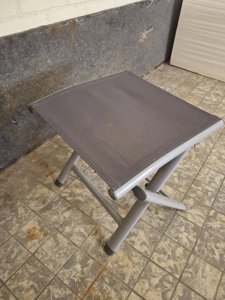 Opvouwbaar voetenbankje / krukje voor camping of tuin, Ophalen of Verzenden, Gebruikt