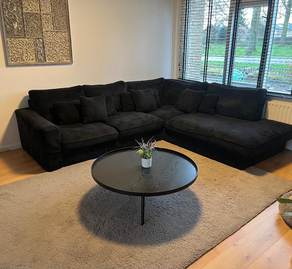 Zwarte ribstof hoekbank, Huis en Inrichting, Banken | Bankstellen, Ophalen, 250 tot 300 cm, Gebruikt, 100 tot 125 cm