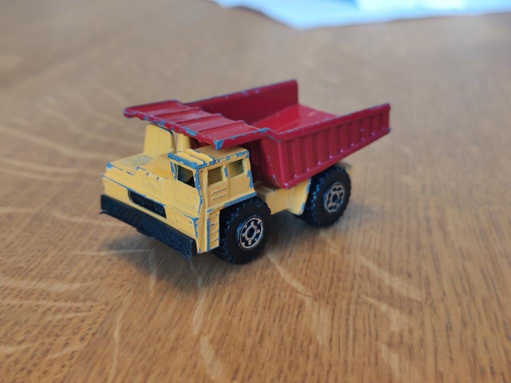 Matchbox Dump Truck ROOD, Ophalen of Verzenden, Zo goed als nieuw, Bus of Vrachtwagen