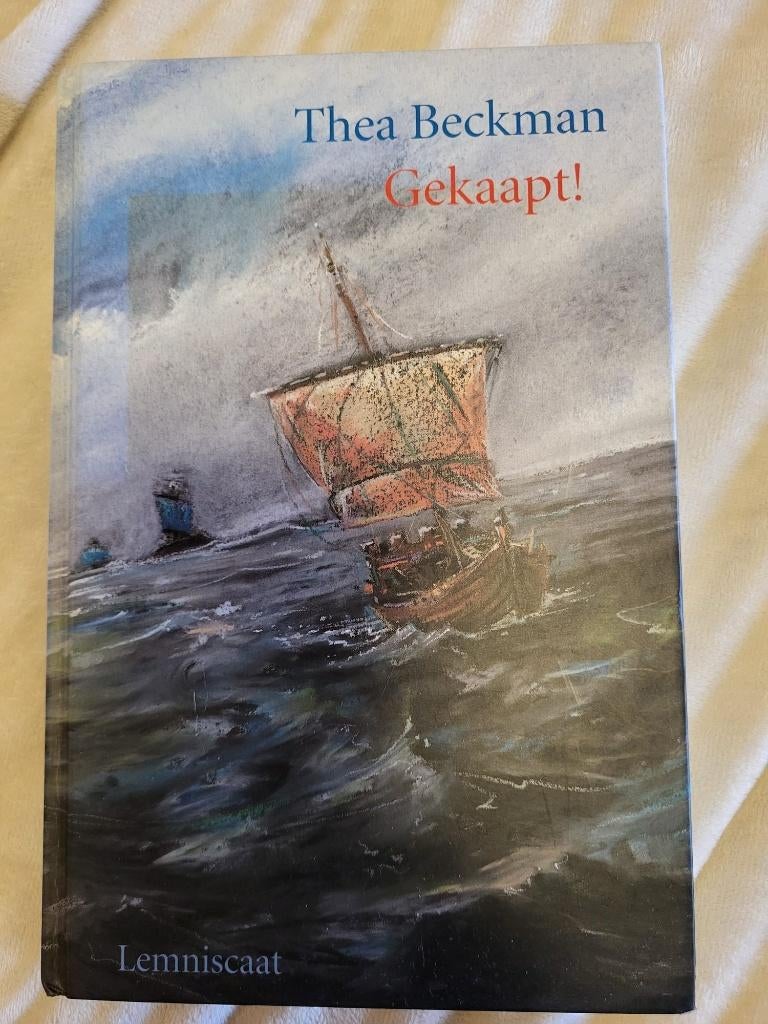 Boek - Thea Beckman - Gekaapt!, Boeken, Ophalen of Verzenden, Zo goed als nieuw, Thea Beckman