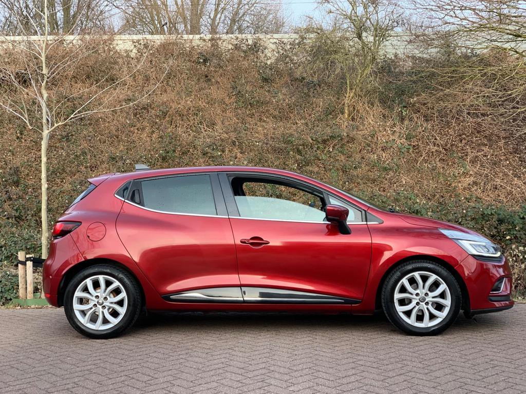 Renault Clio 1.5 dCi Ecoleader Intens LEDER CAM NAV 2018 LUX, Auto's, Renault, Voorwielaandrijving, Gebruikt, Lichtsensor, Leder en Stof