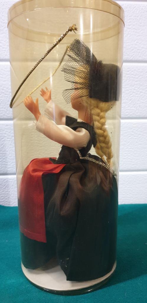 -	Pop bern zwitserland vintage, Verzamelen, Poppen, Ophalen of Verzenden, 'T Olde Gre-j, Info@toldegrej.nl, Endepoelstraat 20f Didam