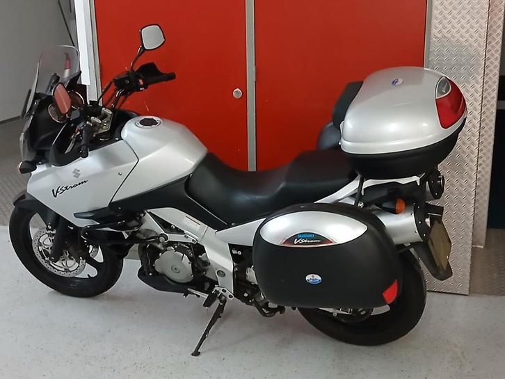 SUZUKI DL1000V-STROM zeer mooie motor!!!, Motoren, Motoren | Honda, Particulier, Toermotor, meer dan 35 kW, 2 cilinders, Motorrijbewijs A