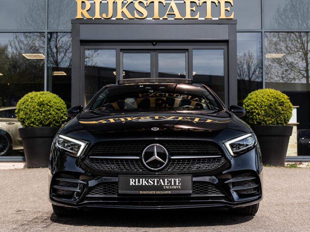 Mercedes A-klasse A250e AMG Line|PANO|BURMESTER|SFEER|ACC, Auto's, Gebruikt, Leder en Stof, Zwart, Bedrijf