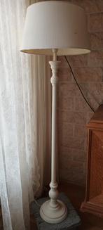 Staande SCHEMERLAMP / Lampvoet WIT hout 156 cm (kap gratis), Huis en Inrichting, Lampen | Vloerlampen, Ophalen, Gebruikt, Hout