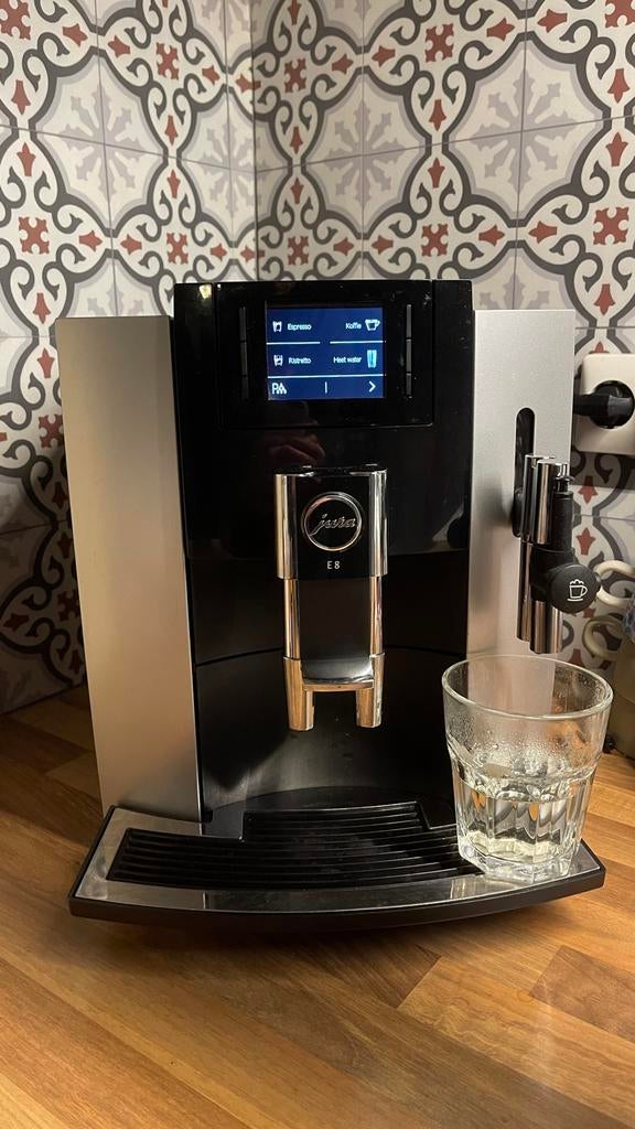 Jura E8 koffiemachine izgs, Witgoed en Apparatuur, Koffiezetapparaten, Ophalen, Gebruikt, 10 kopjes of meer, Koffiemachine