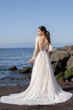 Trouwjurk met lange mouwen open lage rug maat 38/40, Ophalen of Verzenden, Zo goed als nieuw, Wit, Trouwjurk