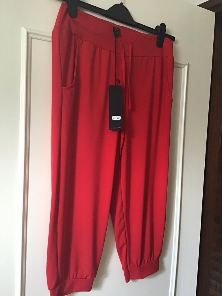 Broek nieuw. Maat 1, Kleding | Dames, Ophalen of Verzenden, Nieuw, Driekwart