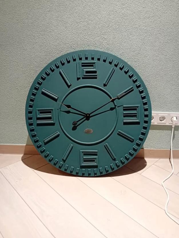 Riverdale wandklok - T.E.A.B., Huis en Inrichting, Woonaccessoires | Klokken, Zo goed als nieuw, Wandklok, Analoog, Ophalen