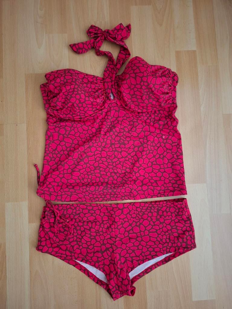 Leuke rode Bikini Tankini met zwarte print Maat 44, Ophalen of Verzenden, Zo goed als nieuw, Bikini, Rood