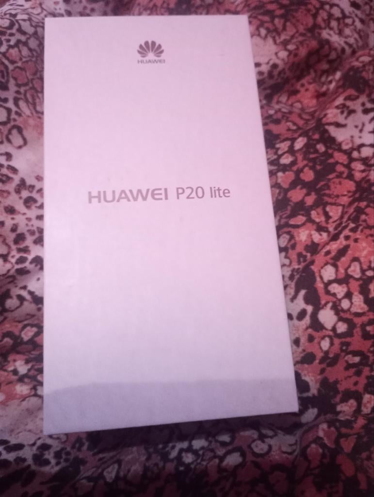 Huawei P20 lite in originele doos met lader, Telecommunicatie, Mobiele telefoons | Huawei, Ophalen of Verzenden