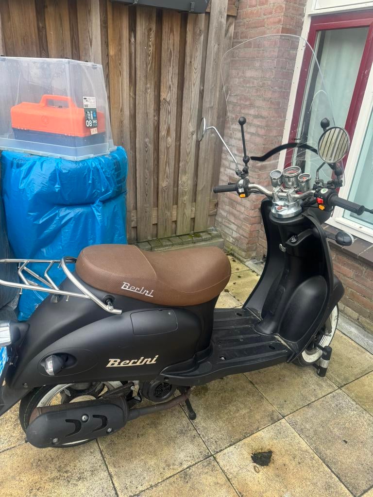 Scooter Berini Mio 50, Fietsen en Brommers, Snorfietsen en Snorscooters, Zo goed als nieuw, Benzine, Ophalen, Overige merken