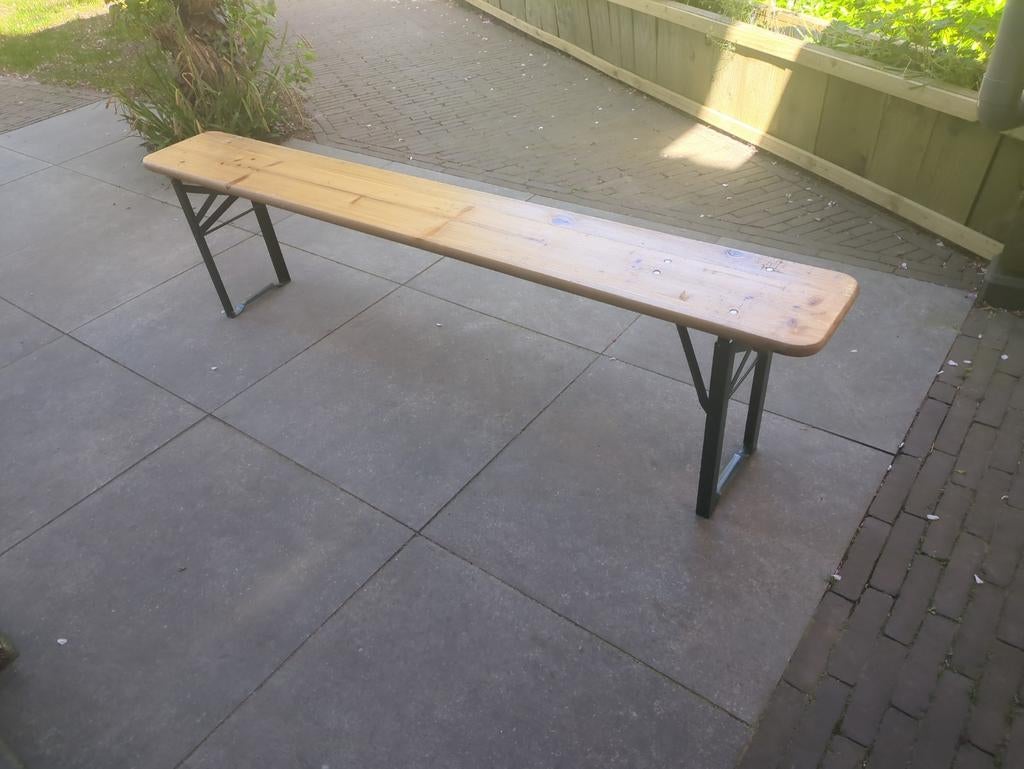 2 Bierbankjes in prima staat, Ophalen of Verzenden