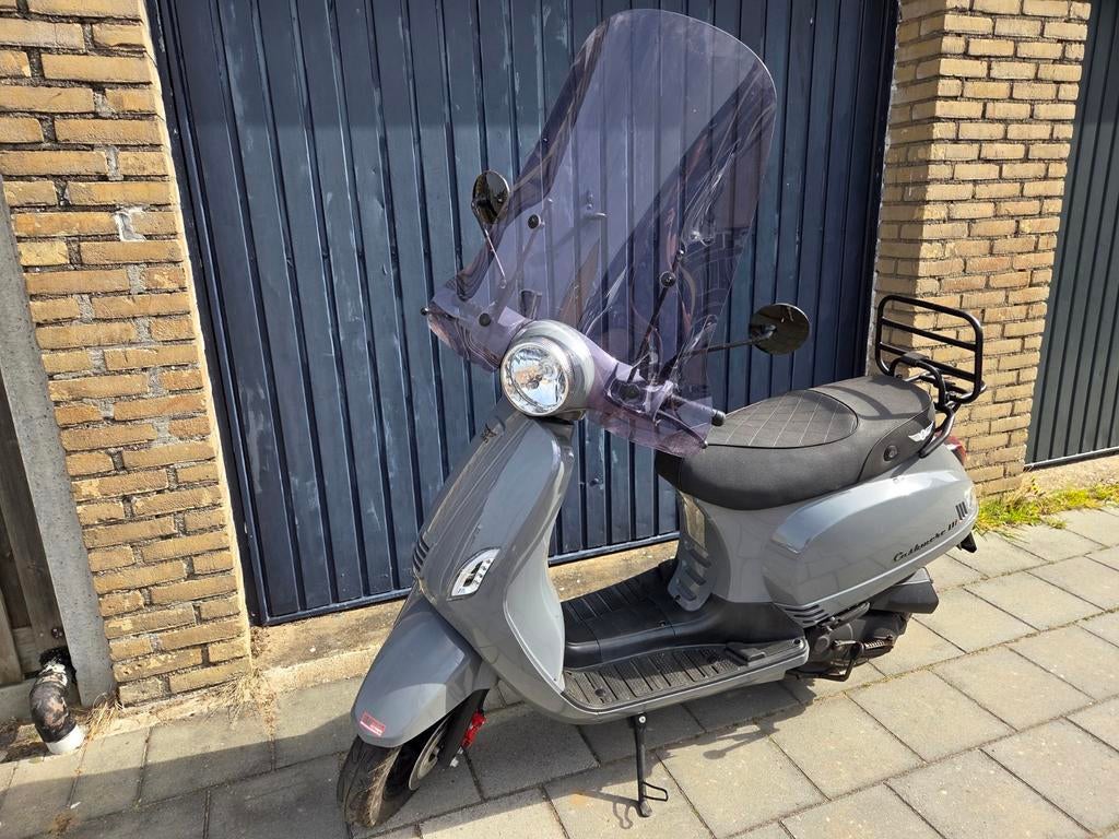 DJJD Cashmere Lux 2021 met maar 1600 km!, Ophalen, Zo goed als nieuw, Benzine, Overige merken