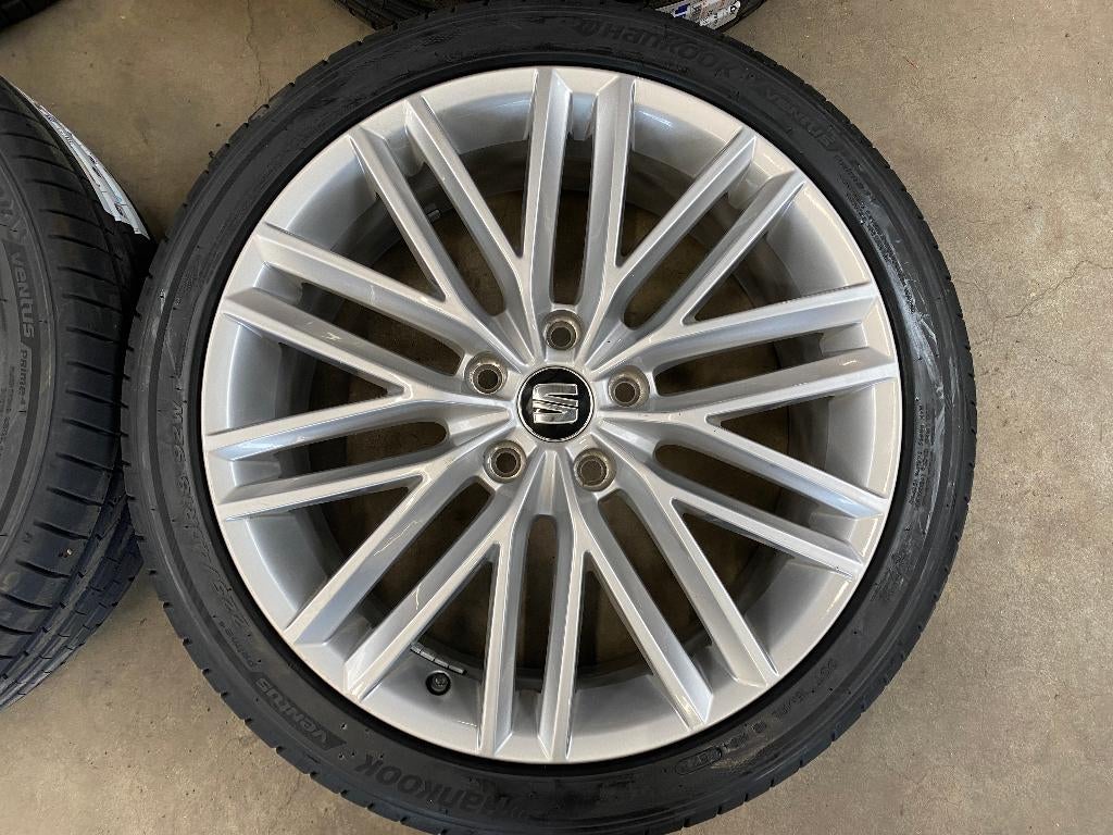 18 inch originele velgen + zomerbanden Seat Leon, 18 inch, Banden en Velgen, Nieuw, Ophalen of Verzenden