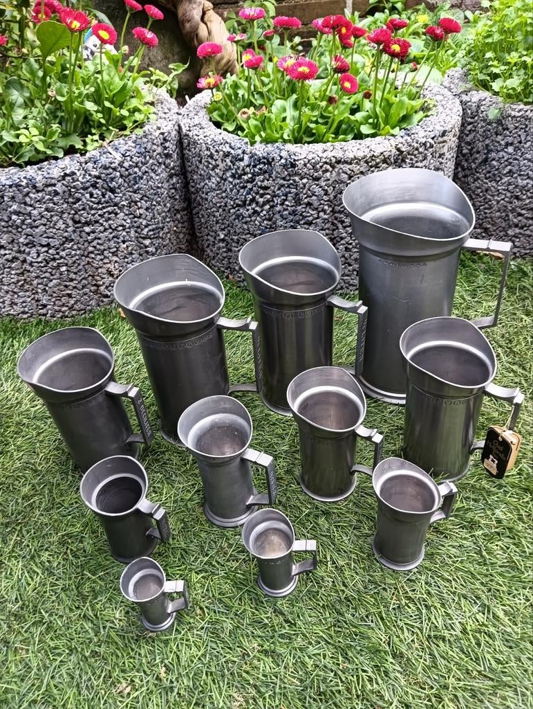 Set van 11 antieke tinnen kannetjes - diverse maten, Antiek en Kunst, Antiek | Tin, Ophalen of Verzenden