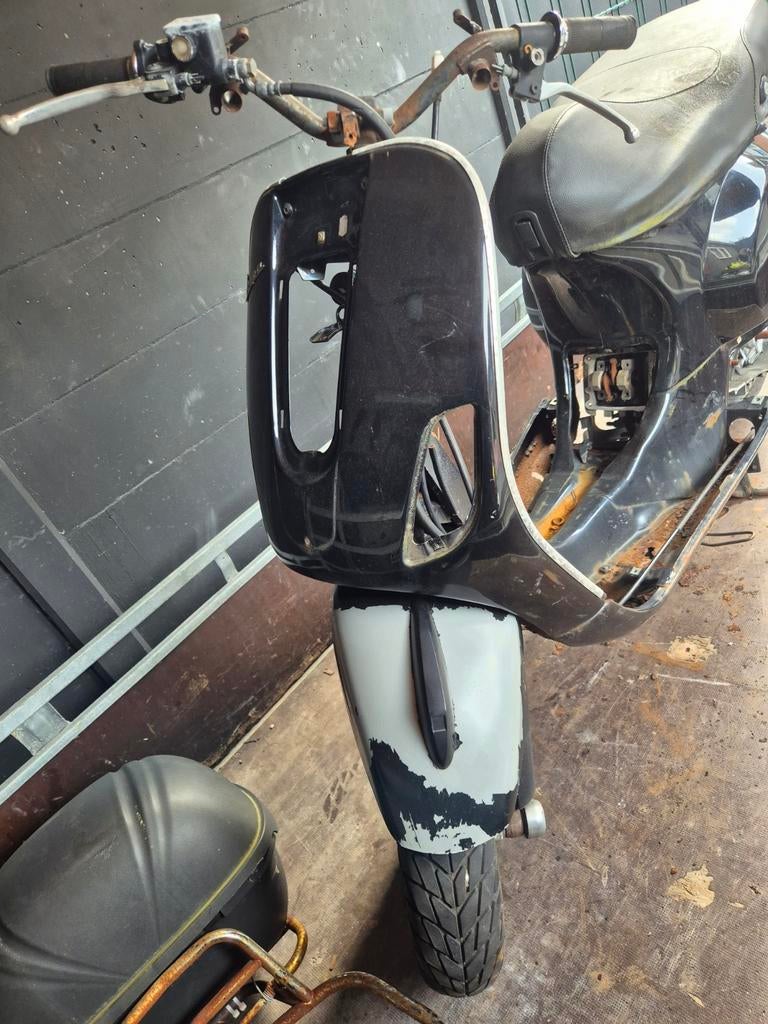 Vespa lx 50 4t bouwjaar 2011, Fietsen en Brommers, Ophalen, Gebruikt, Benzine, Vespa LX