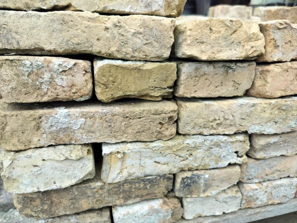 120 Geeltjes 18*4 cm Friese antieke stenen metselstenen oud, Ophalen, Gebruikt, Bakstenen