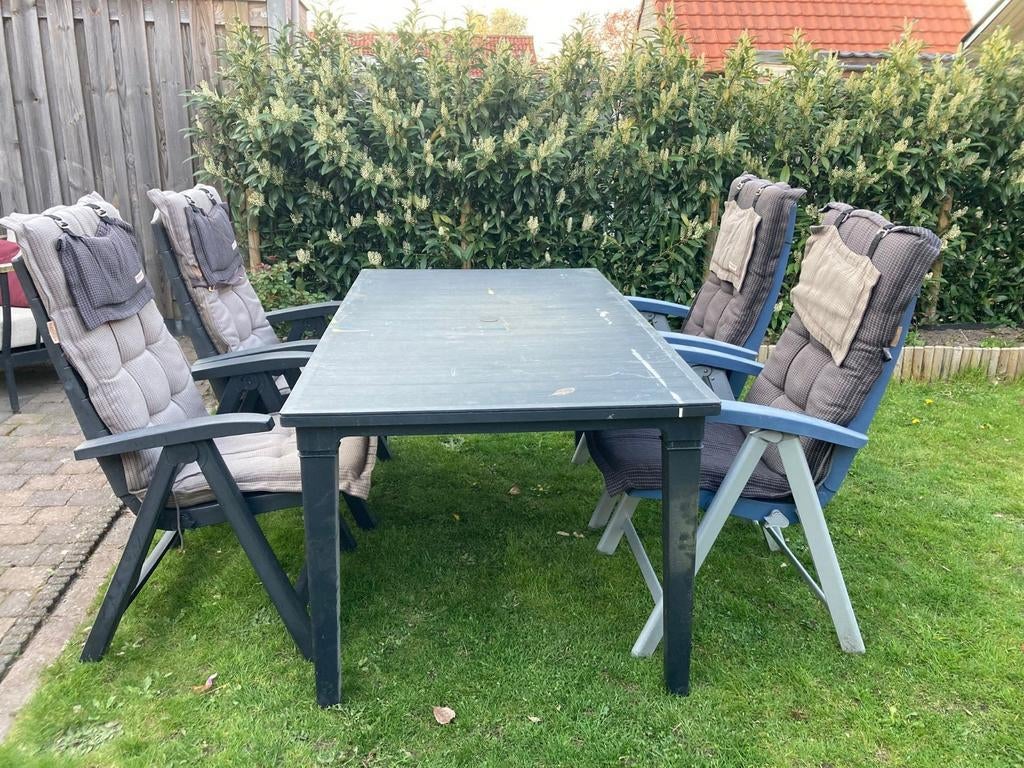Tuinset met tafel, 4 stoelen en 4 kussens, Ophalen, Gebruikt