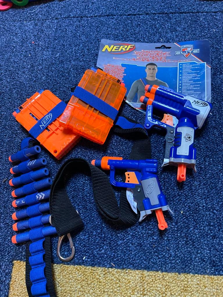 Nerf Elite Blasters Set met Accessoires, Ophalen of Verzenden, Zo goed als nieuw