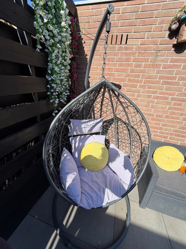 Comfortabele hangstoel ei met kussens voor binnen/buiten, Ophalen of Verzenden, Zo goed als nieuw, Metaal